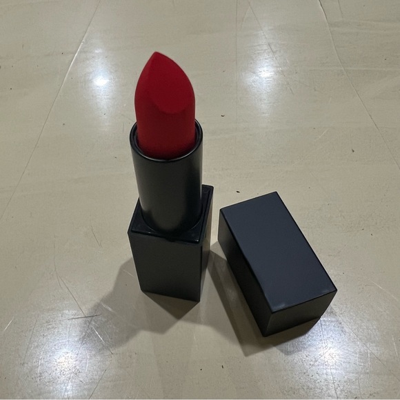 CTZN Code Red Ahmar lipstick - Picture 6 of 9